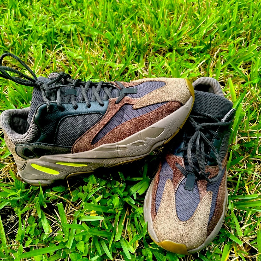 Yeezy 700 ‘Mauve’